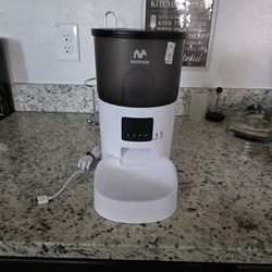 ImiPaw Pet feeder