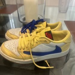 Sneakers Nike Size 1 Kids Travis Scott  Authentic 