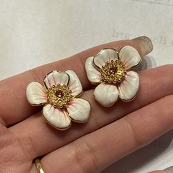 Lovely flower earrings