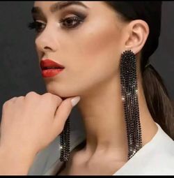 Aretes Largos de Brillos Elegantes ✨