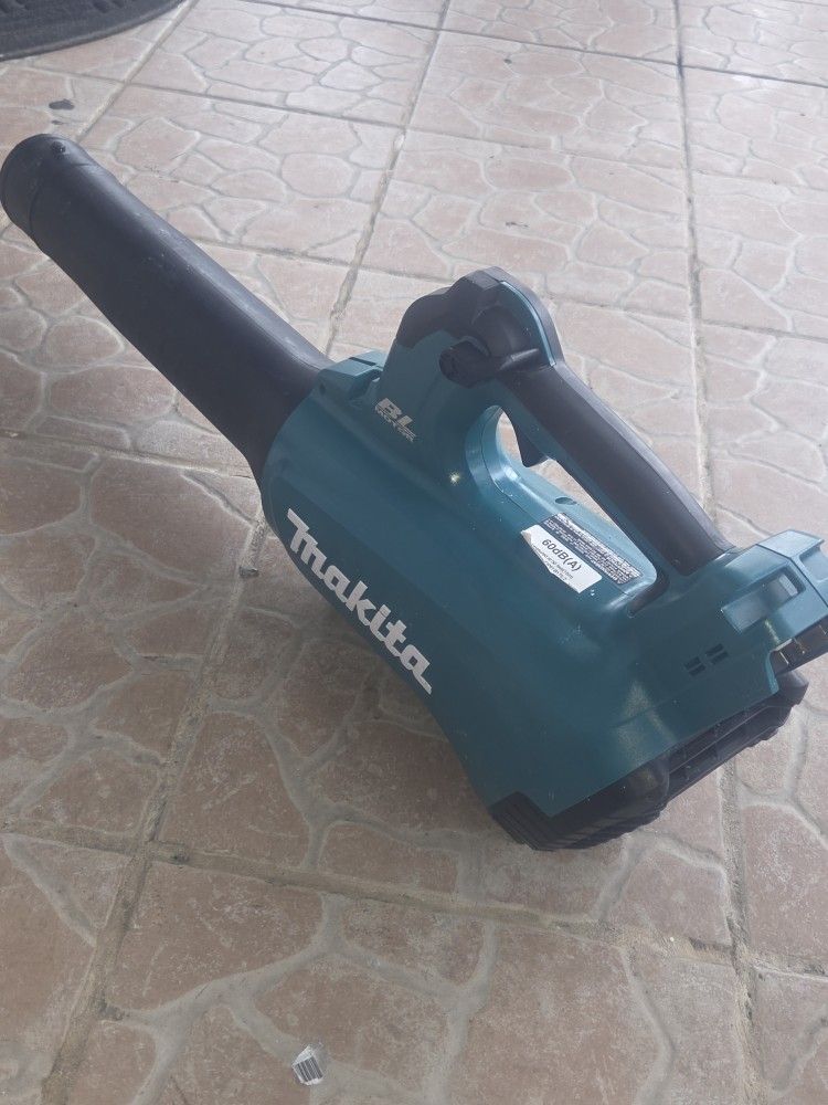 Blower Makita 100$