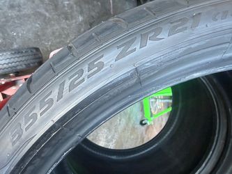 LAMBO REARS 355/25/21 Pirelli Pzero (2 Tires)