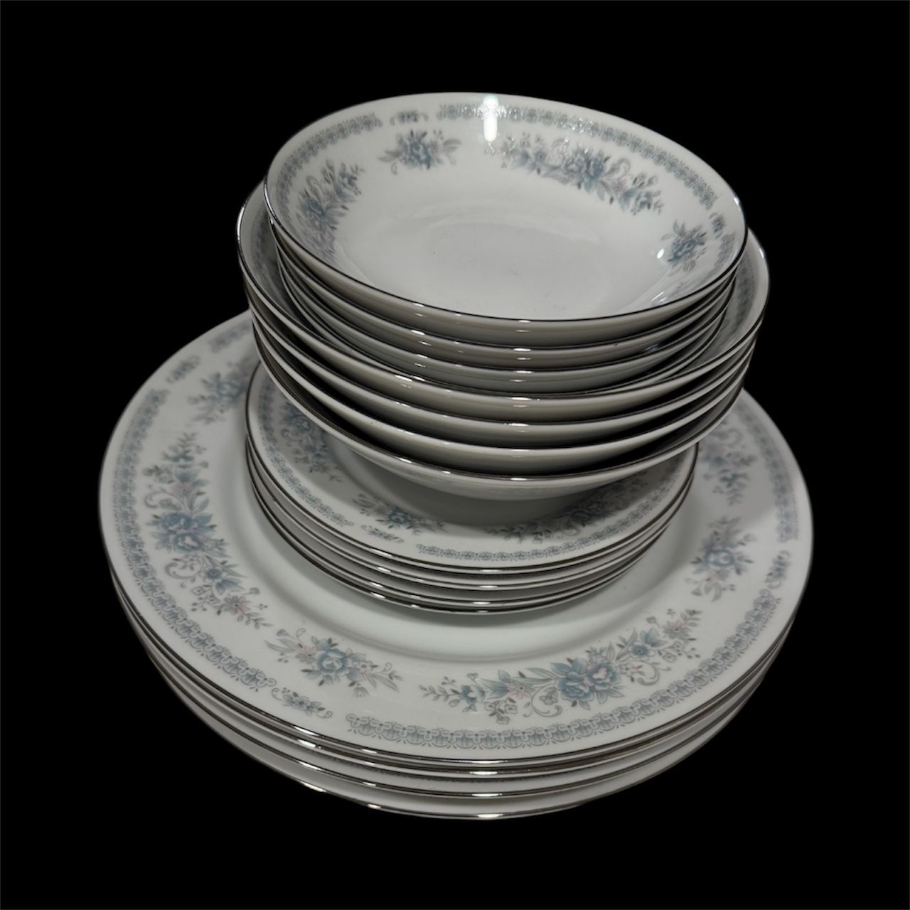 16 Piece "Christine” Porcelain Dinnerware Set