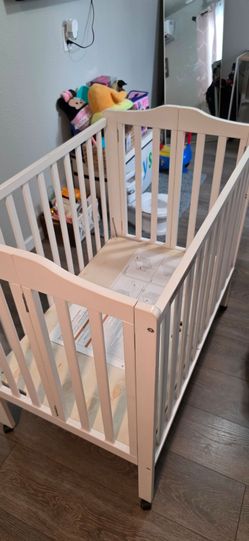 Folding Portablen Crib