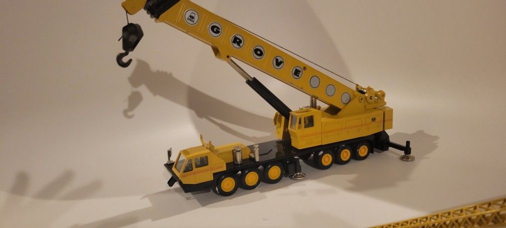 Grove Die-cast Crane New In Box