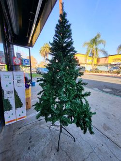 CHRISTMAS TREE 6FT
