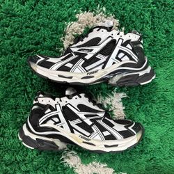 balenciaga runners
