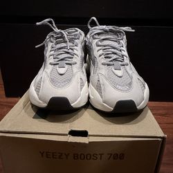 Adidas Yeezy 700 Static size 13