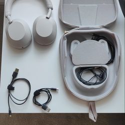 Sony WH-1000xm5 Headphones