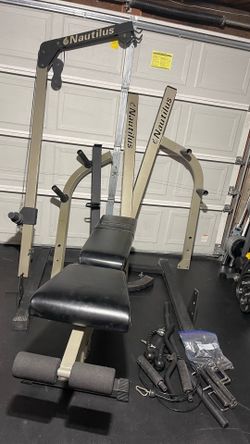 SQUAT RACK AND BENCH
