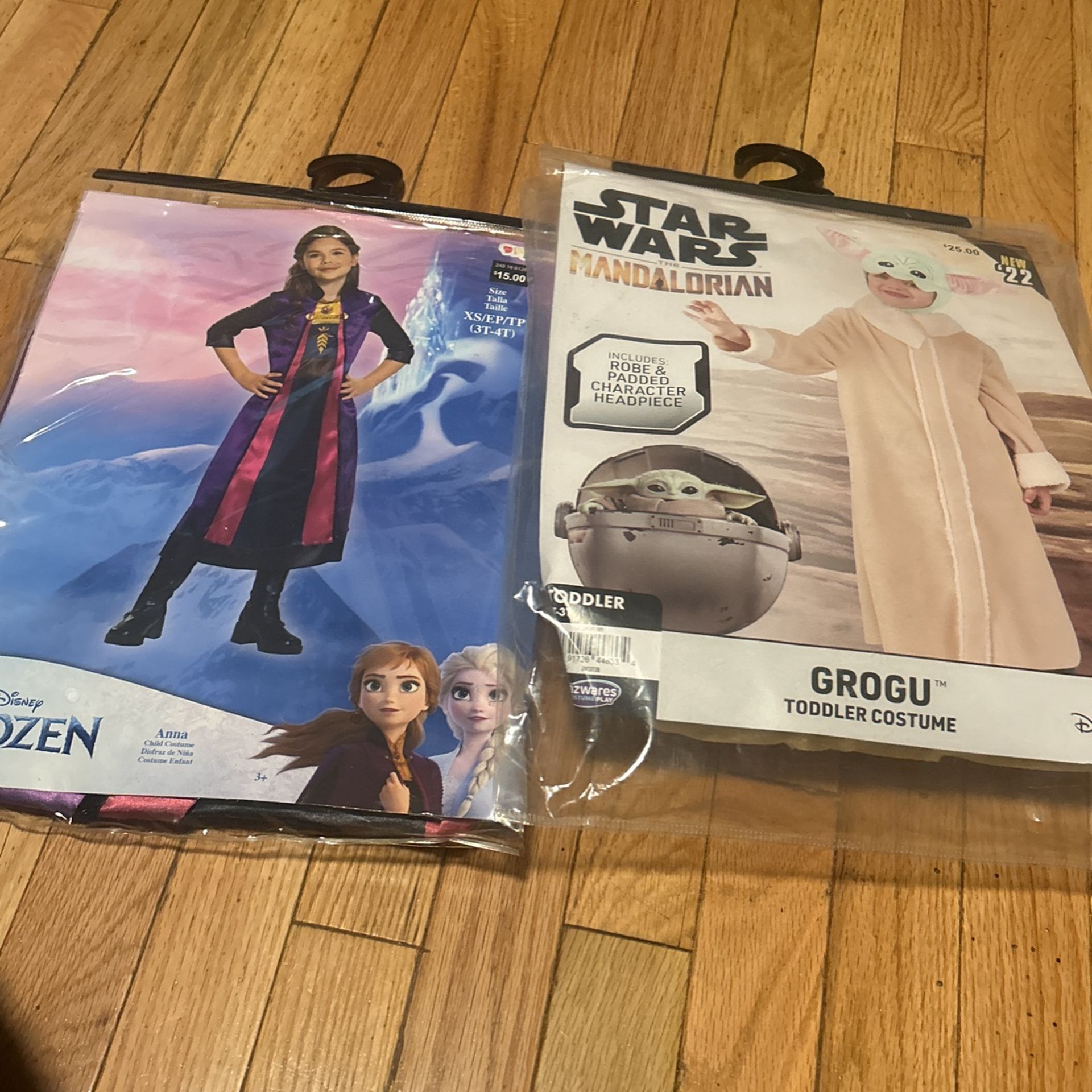 New Costumes frozen 3t-4t and Mandalorian 2t-3t