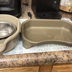 Nester Feeder Dog Bowl 