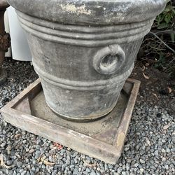 Maceta De Cemento. 28 Pulgadas De Alto 