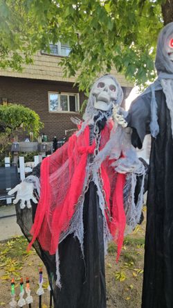 Animated Halloween decoration