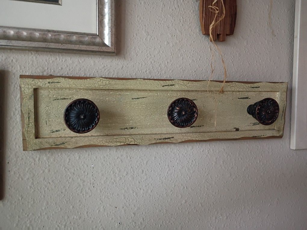 Farmhouse Style Wall Decor/Coat Rack 