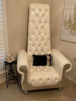 Gorgeous Set Of Tufted High Back 