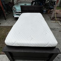 Twin bed And mattress 