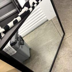 California. King,Bed & DRESSERS