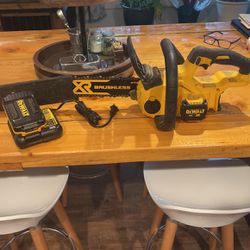 Dewalt 20volt W/charger And Battery chainsaw 