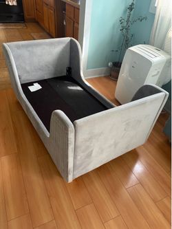 Toddler bed no mattress included