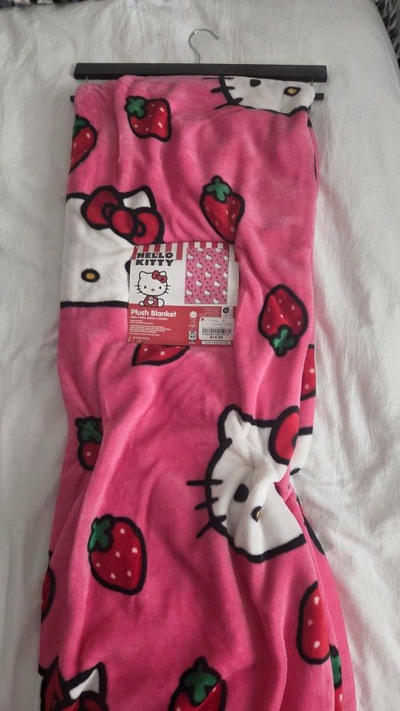 Hello Kitty Blanket