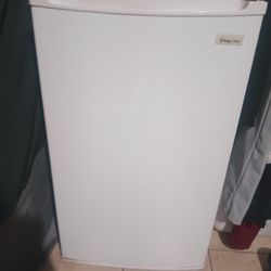 Magic Chef Mini Fridge