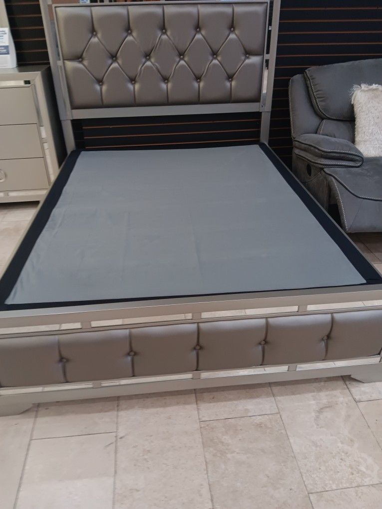 *Weekly Feature!!!*---Sophisticated Queen Bed Frames---All Selections Now $399!!!---Delivery/$10 Down FinancingðŸ¤