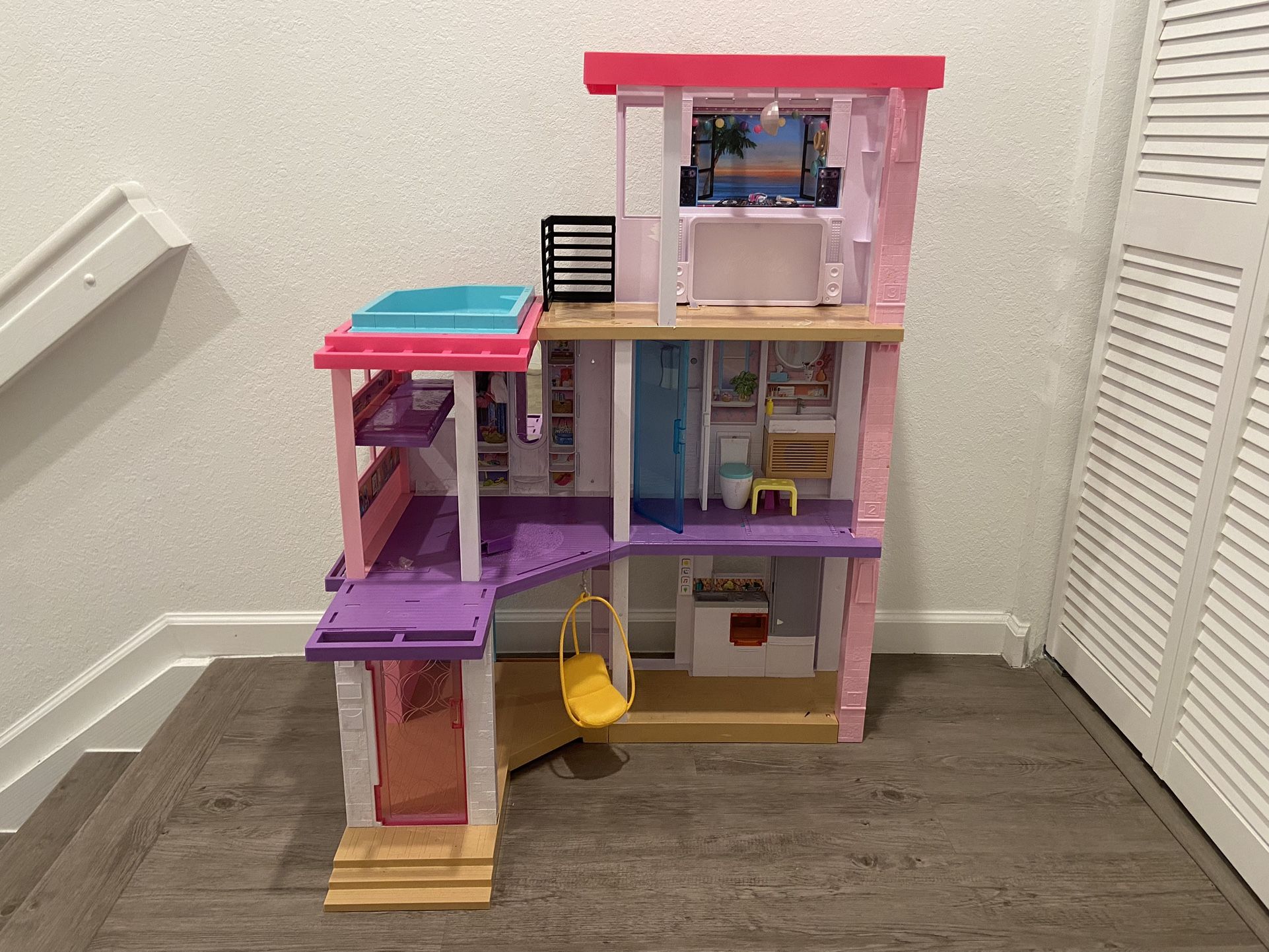 Barbie Doll house (Vacation edition)