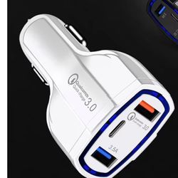 QC3.0 +3.1A Dual usb car charger with 1 Type-c port .   Car charger White Color