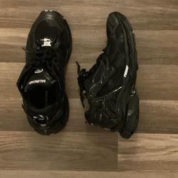 Balenciaga runners black