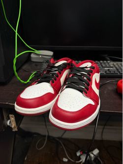 Jordan 1 low gym red size 9.5 MEN