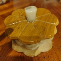 Vintage Scalloped Floral Onyx/Marble Jewelry Trinket Box
