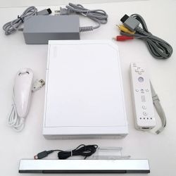 Nintendo Wii Bundle 