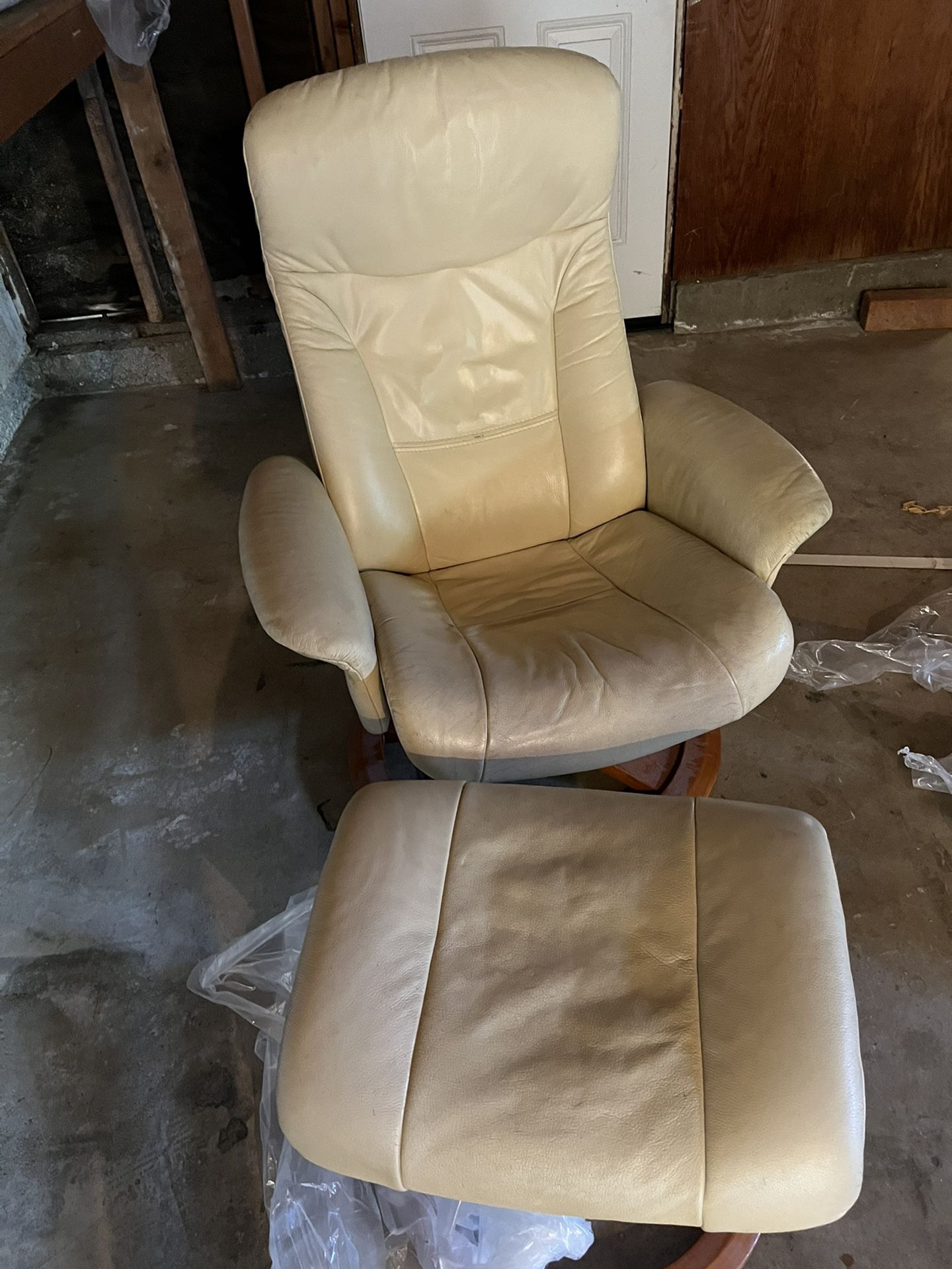 Swivel Chair And Ottoman 