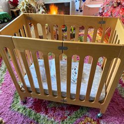 Alma Mini Crib by Bloom ( foldable )