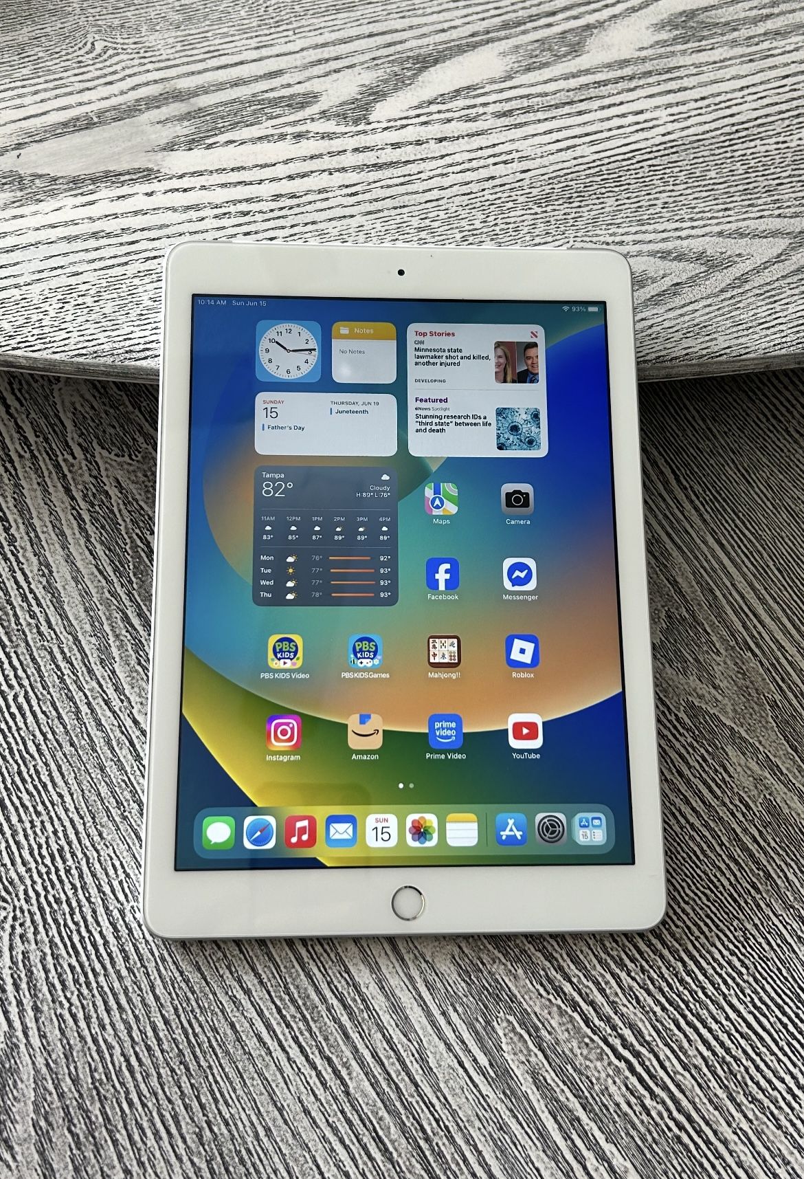 Apple iPad 32GB A1823 in excellent condition. $85