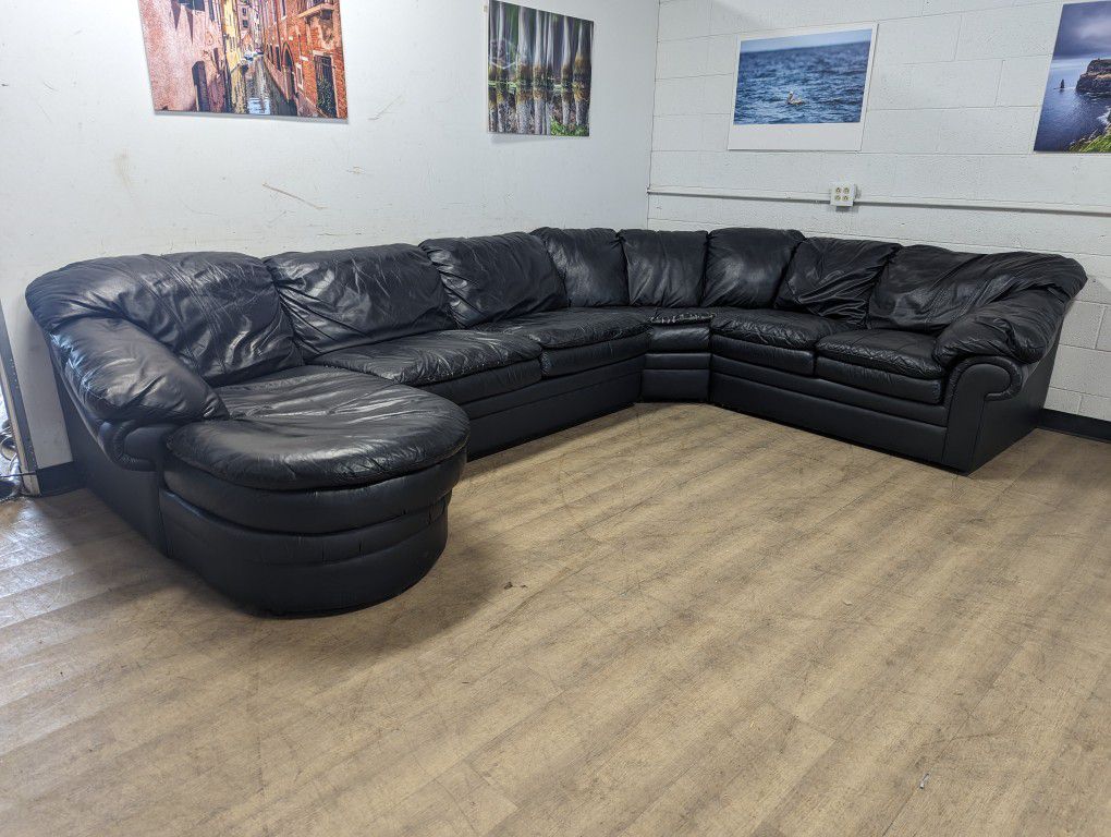 Free Delivery! Black Leather Sectional 