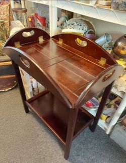 Vintage Butler. Bar cart, tea cart, antique furniture