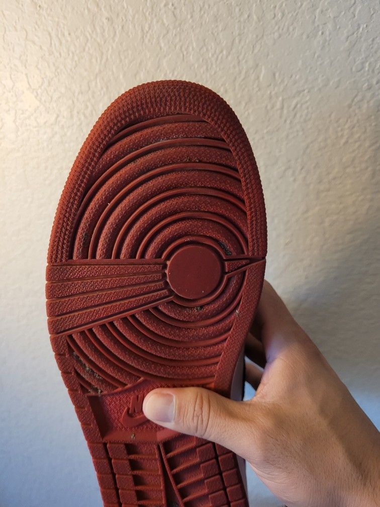 Jordan 1 High Bred Toe Size 9.5