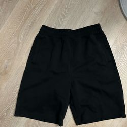 Large Uniqlo sweat shorts