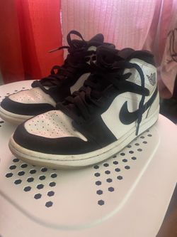 Air Jordan 1 Mid Great condition Size 7 In U.S