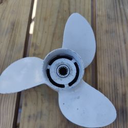 Prop For An Evinrude Motor 50 Horse