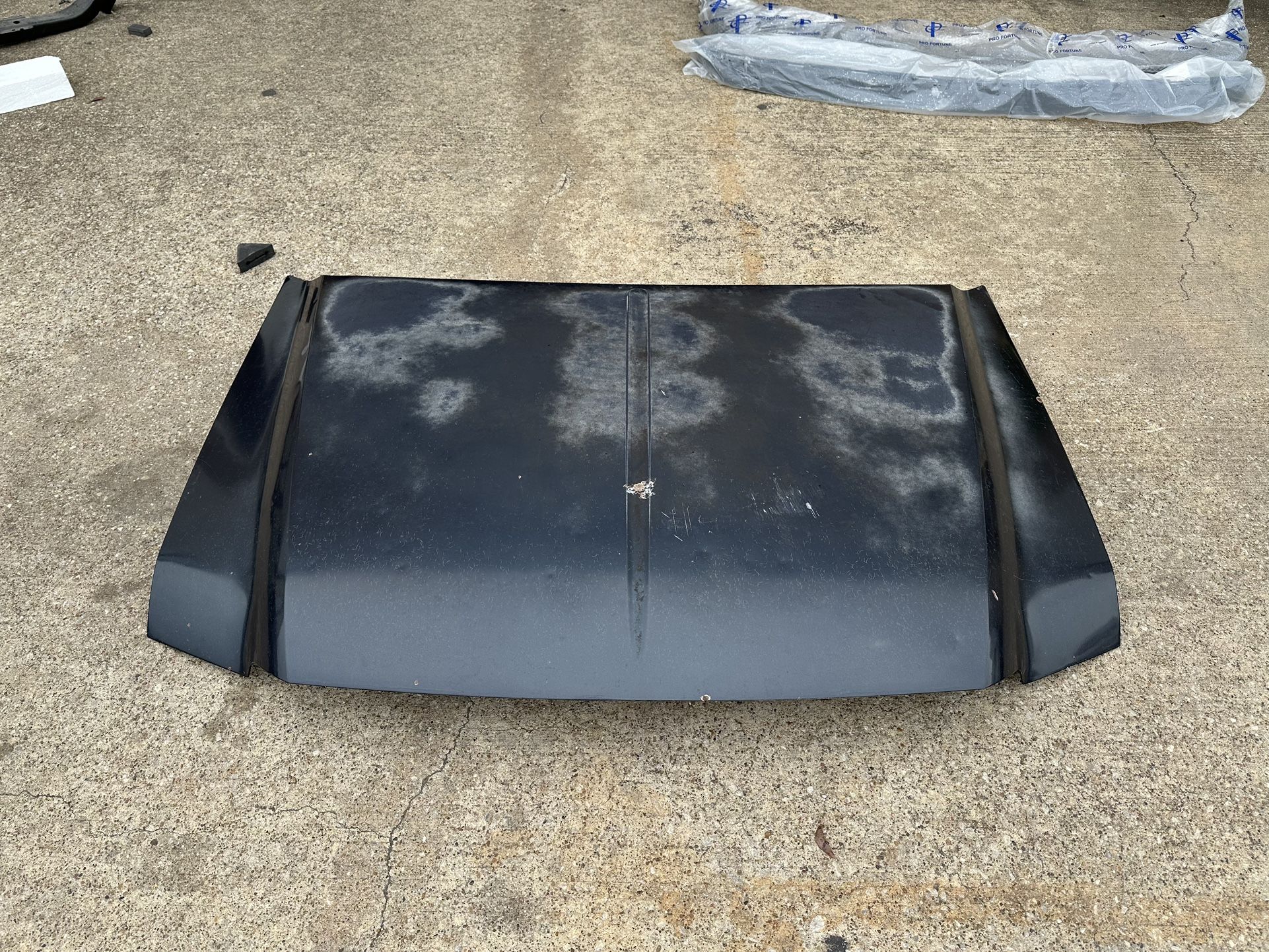 2000, 2001, 2002, 2003, 2004 Ford Excursion Hood / Capo / Cofre ( Used Car Parts )