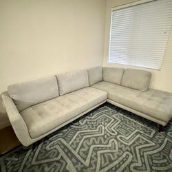 F/S MidCentury Living Spaces L-Shaped Sectional in Ginger Grey