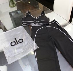 Alo Yoga Set