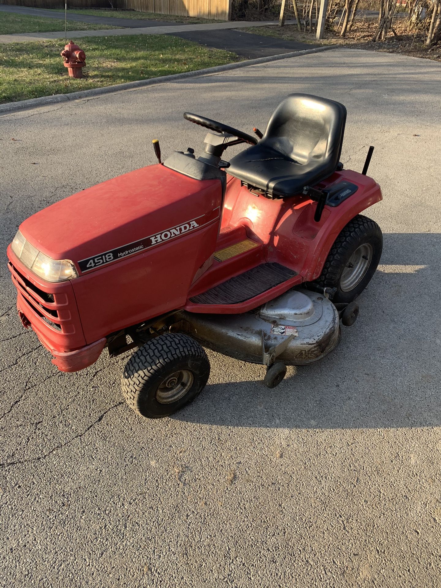 Honda 4518 hydrostatic riding mower tractor. Runs, cuts, drives. It’s a