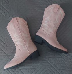 Women's pink cowboy boots