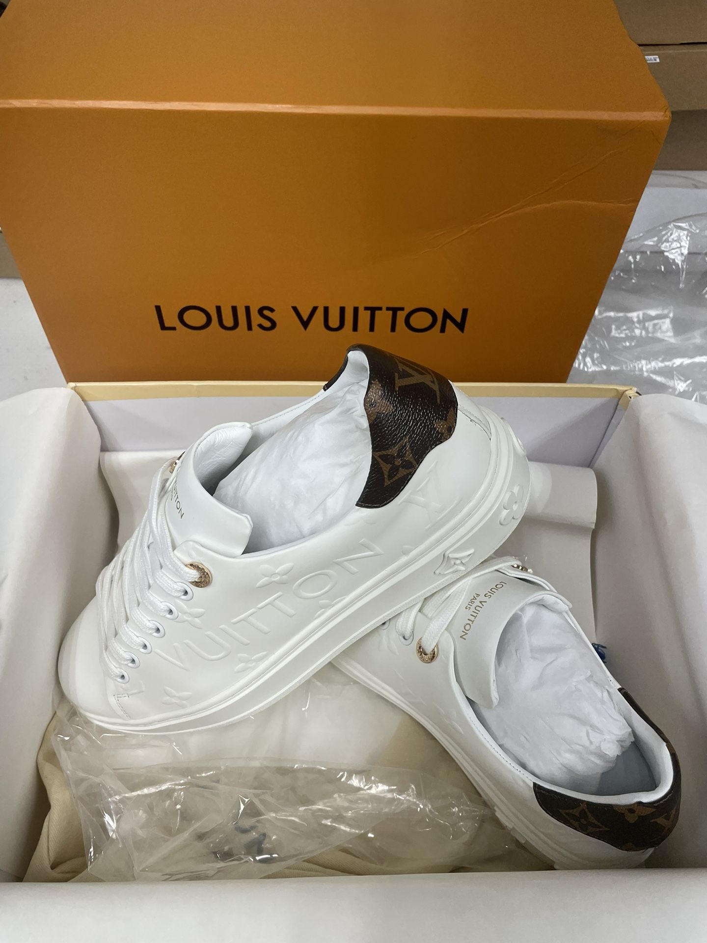 Louis Vuitton White Shoes Size 9 US Euro 41