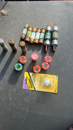 Assortment of fuses