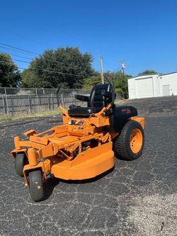 Zero turn lawnmower
